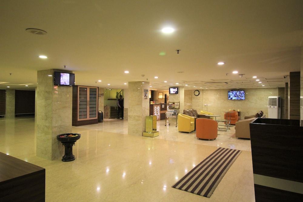 Hotel Golden Grand Deli Exterior foto