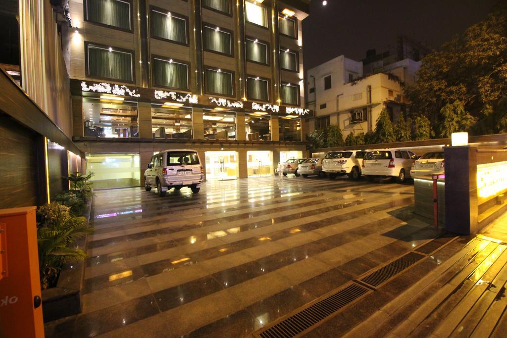 Hotel Golden Grand Deli Exterior foto